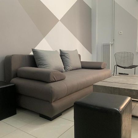 Renovated And Cool Flat In Ideal Location Apartment เอเธนส์ ภายนอก รูปภาพ