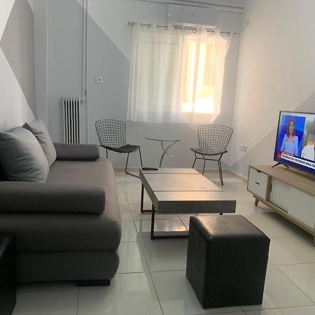 Renovated And Cool Flat In Ideal Location Apartment เอเธนส์ ภายนอก รูปภาพ