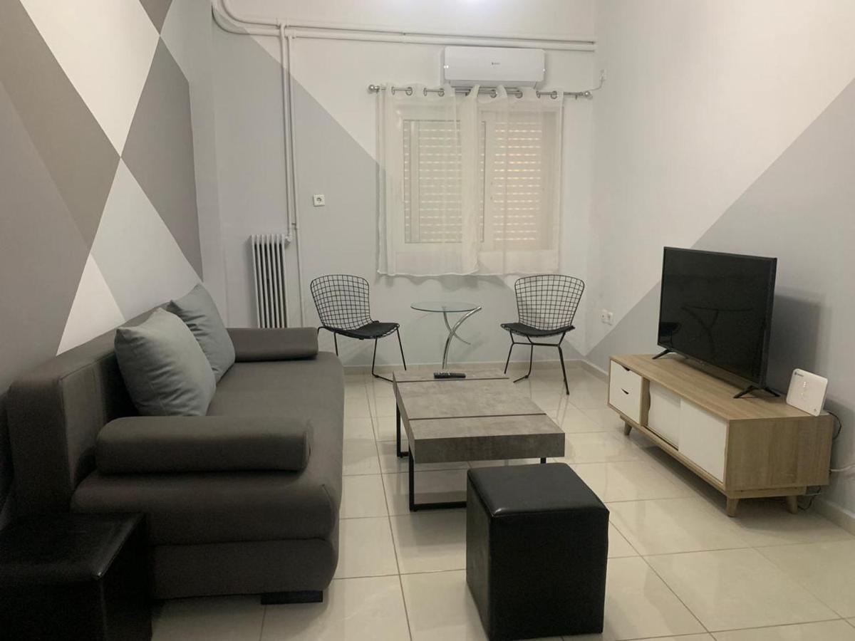 Renovated And Cool Flat In Ideal Location Apartment เอเธนส์ ภายนอก รูปภาพ